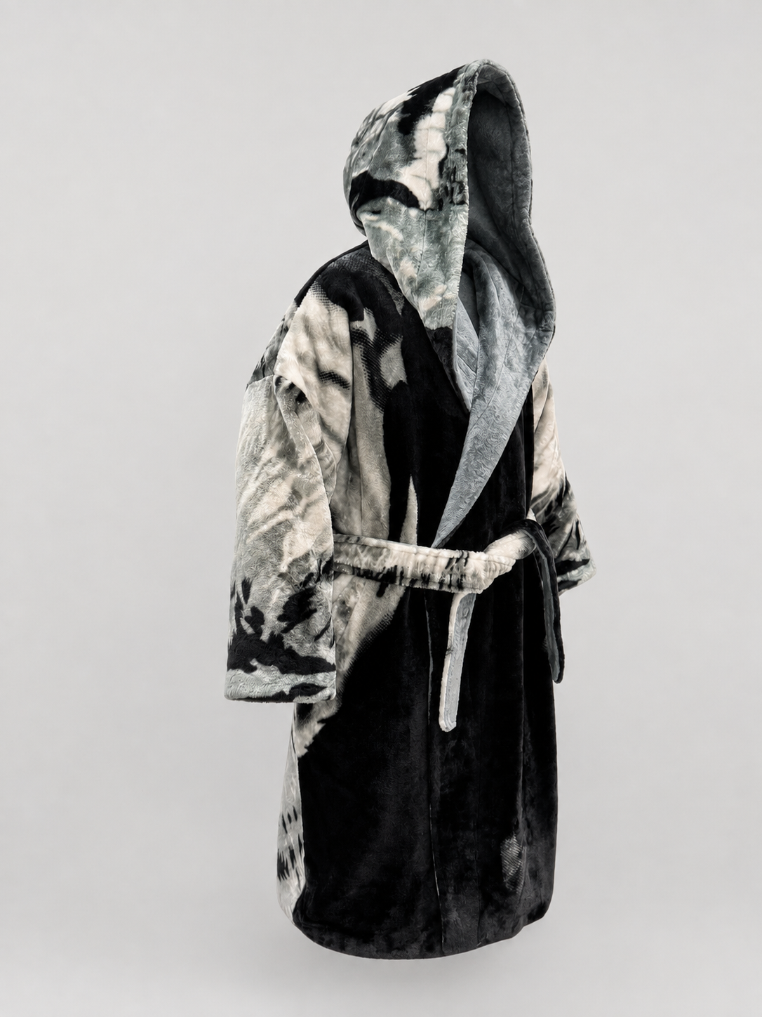 Stalking White Tiger